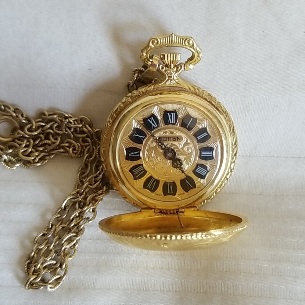 Vintage Sutton Gold Floral Etched Pocket Watch